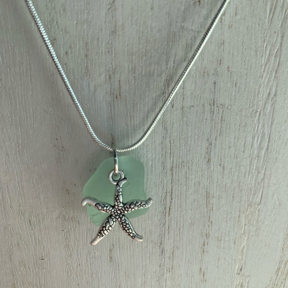 Real sea glass pendant, beautiful sea foam color piece with a starfish charm - Picture 2 of 5